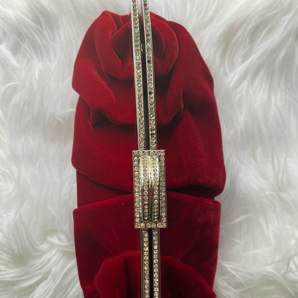 Judith Leiber Couture "Natalie" velvet clutch bag. - Picture 2 of 12